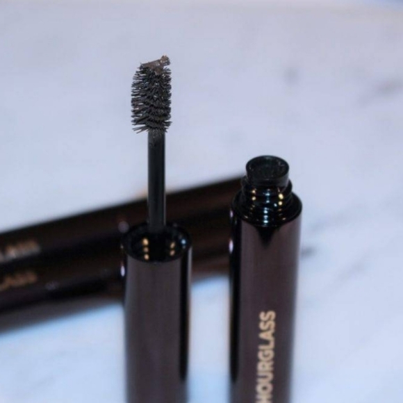 🌟🧚‍♀️DARK BRUNETTE HOURGLASS MINI Brow Gel NWT - Picture 4 of 8